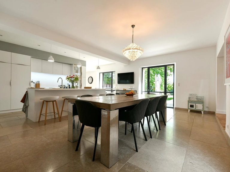 Villa for Sale in Uzes, Uzes Area 9