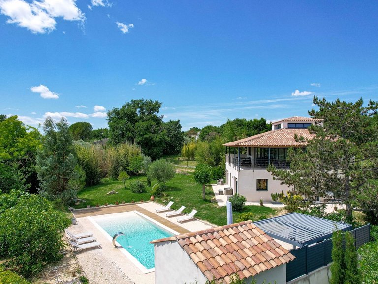 Villa for Sale in Uzes, Uzes Area 11