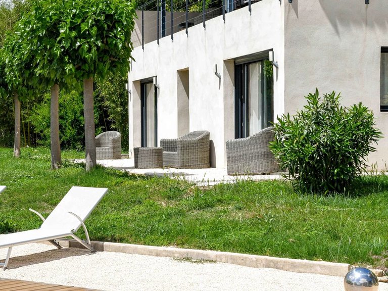 Villa for Sale in Uzes, Uzes Area 14