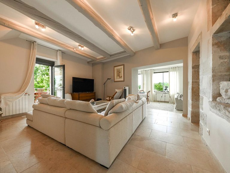 Villa for Sale in Uzes, Uzes Area 6