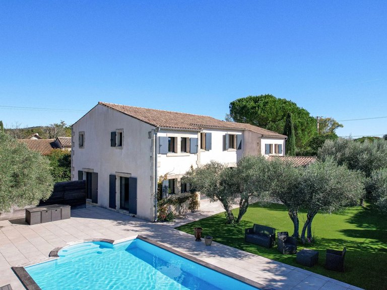 Villa for Sale in Uzes, Uzes Area 1