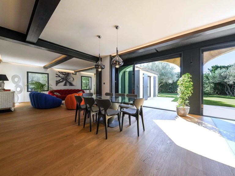 Villa for Sale in Uzes, Uzes Area 11