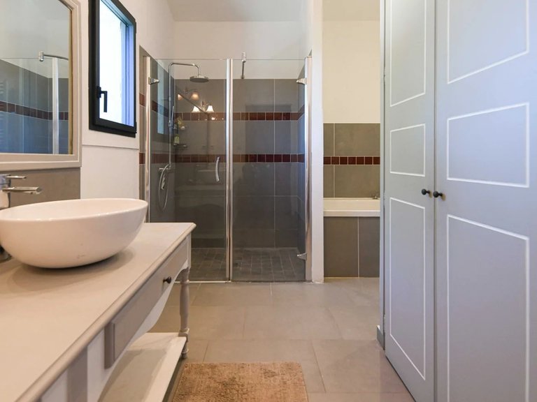 Villa for Sale in Uzes, Uzes Area 14
