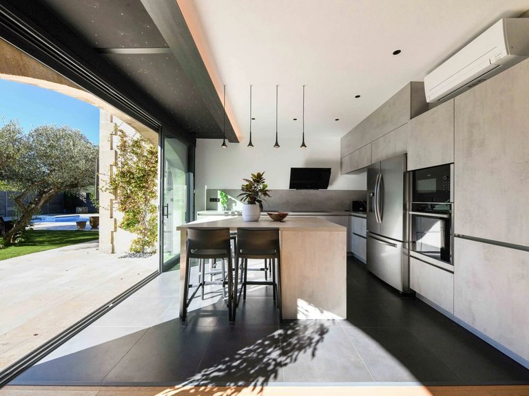 Villa for Sale in Uzes, Uzes Area 3