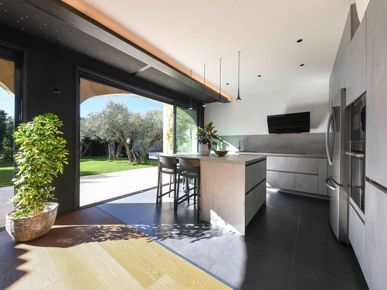 Villa for Sale in Uzes, Uzes Area 7