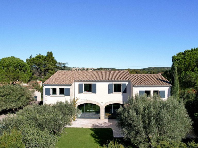 Villa for Sale in Uzes, Uzes Area 9