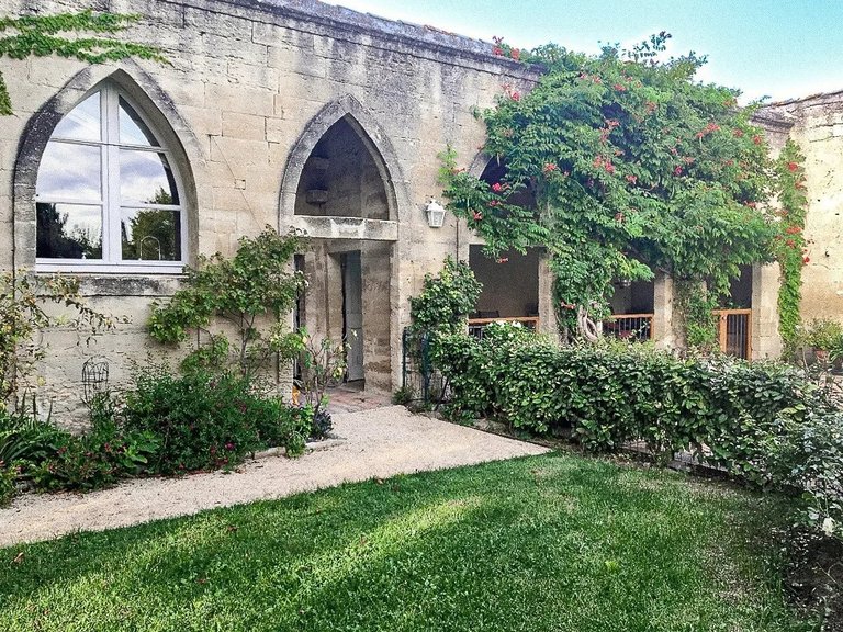 Villa for Sale in Uzes, Uzes Area 12