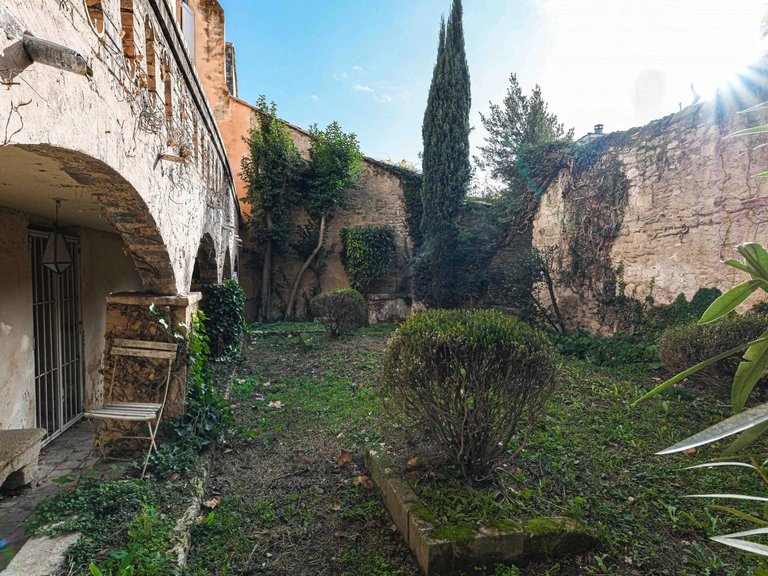 Villa for Sale in Uzes, Uzes Area 14