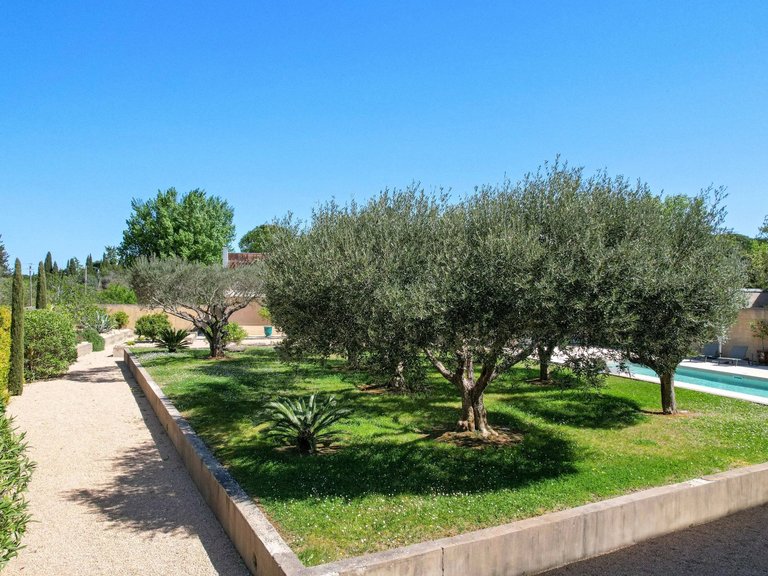 Villa for Sale in Uzes, Uzes Area 15