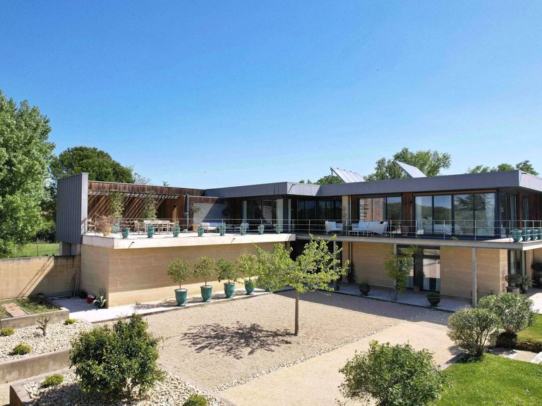 Villa for Sale in Uzes, Uzes Area 3