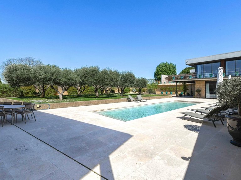 Villa for Sale in Uzes, Uzes Area 6