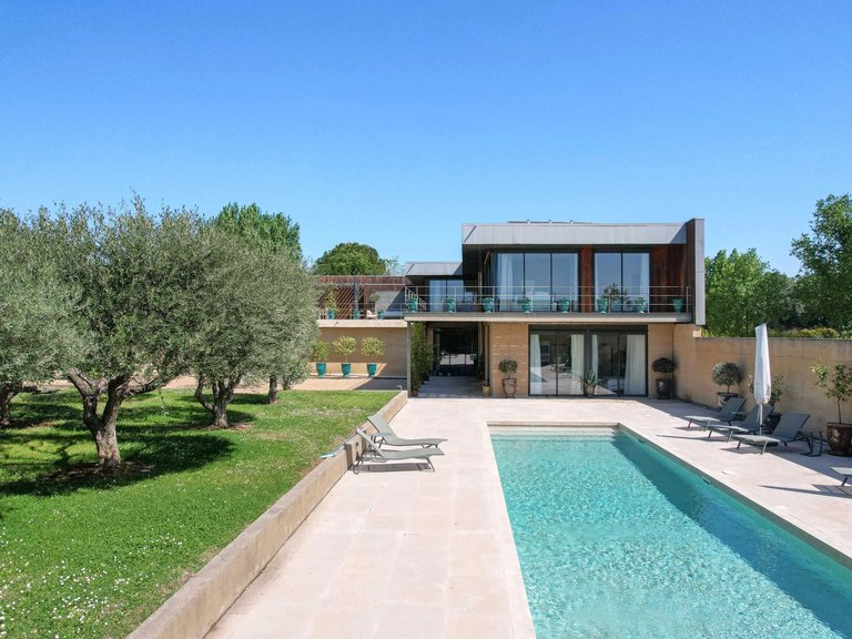 Villa for Sale in Uzes, Uzes Area 9