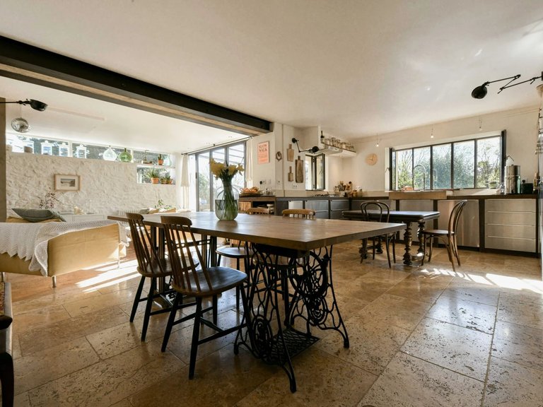 Villa for Sale in Uzes, Uzes Area 7