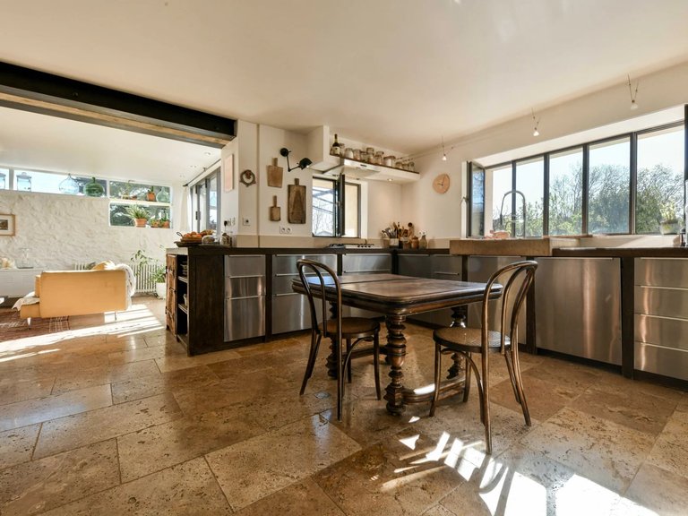 Villa for Sale in Uzes, Uzes Area 8