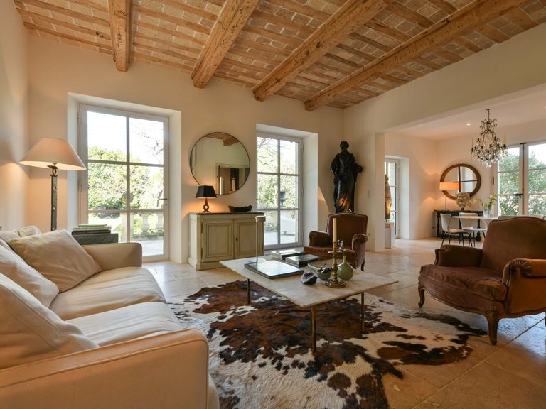 Villa for Sale in Uzes, Uzes Area 1