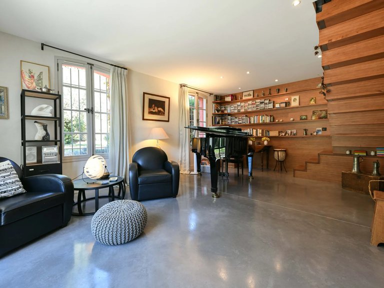 Villa for Sale in Uzes, Uzes Area 12