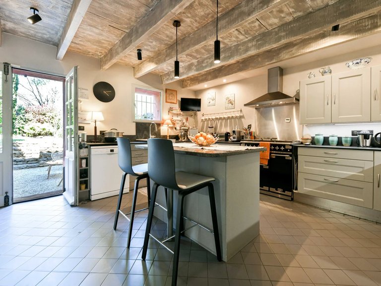Villa for Sale in Uzes, Uzes Area 10