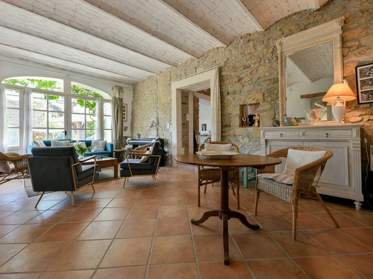 Villa for Sale in Uzes, Uzes Area 4