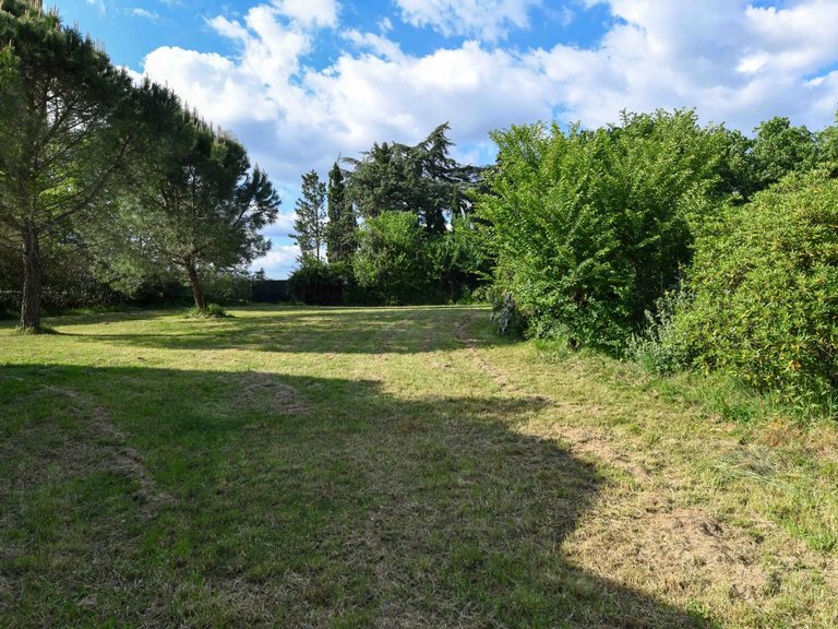 Villa for Sale in Uzes, Uzes Area 8