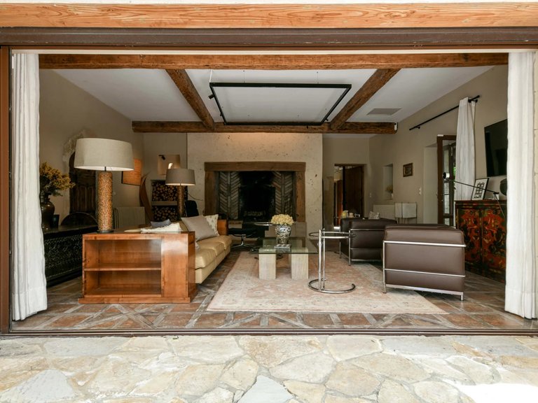 Castle/estate for Sale in Uzes, Uzes Area 3