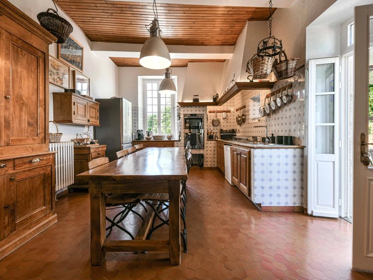 Villa for Sale in Uzes, Uzes Area 19