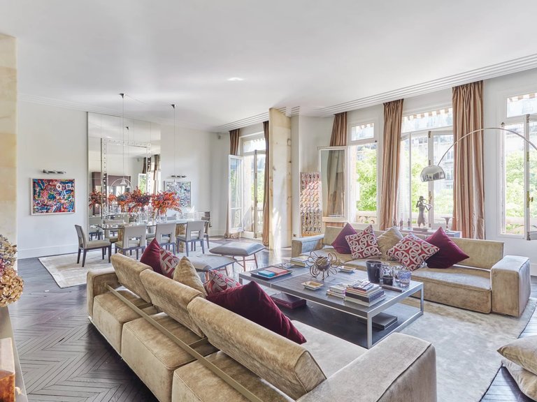 Apartment for Sale in 16th (trocadéro - Etoile - Passy), Golden Triangle - Trocadéro (8th - 16th) 1