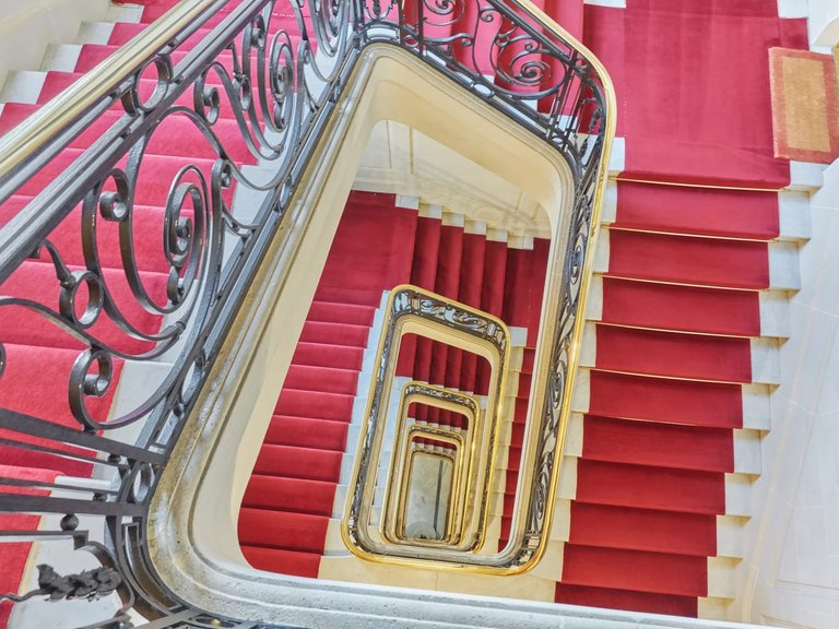 Apartment for Sale in 16th (trocadéro - Etoile - Passy), Golden Triangle - Trocadéro (8th - 16th) 17