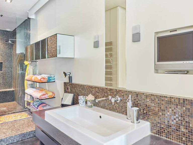 Apartment for Sale in 16th (trocadéro - Etoile - Passy), Golden Triangle - Trocadéro (8th - 16th) 18