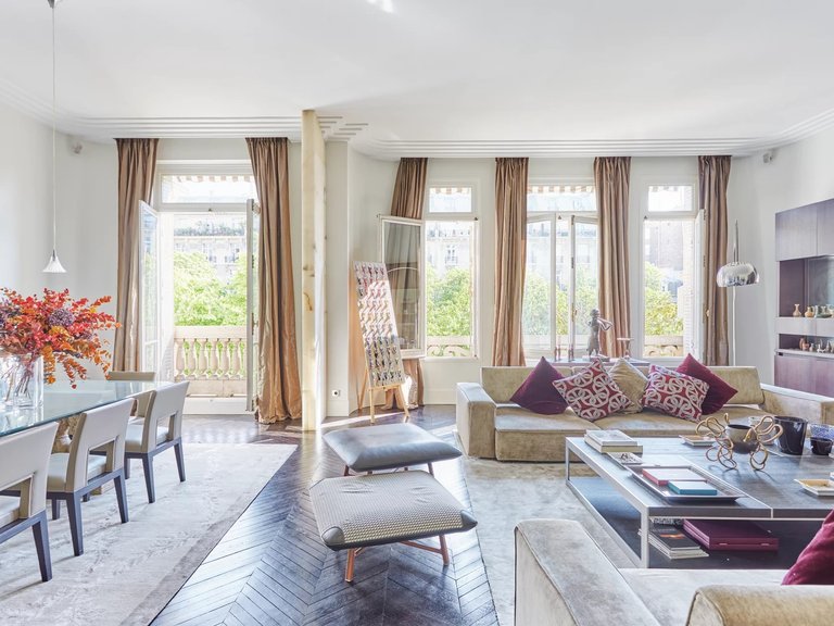 Apartment for Sale in 16th (trocadéro - Etoile - Passy), Golden Triangle - Trocadéro (8th - 16th) 5