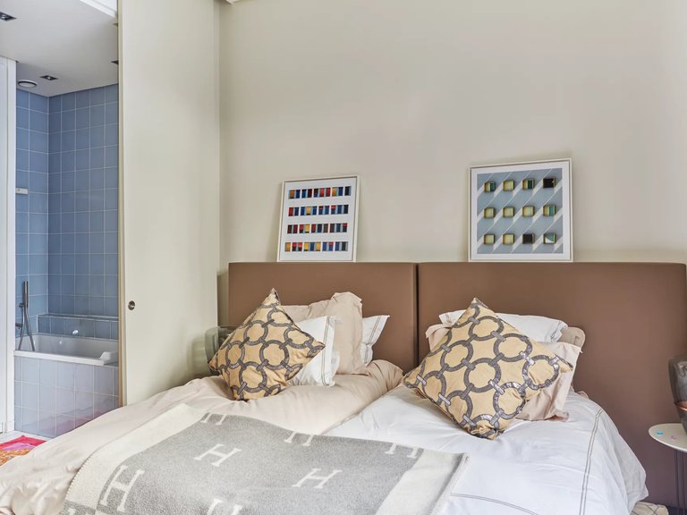 Apartment for Sale in 16th (trocadéro - Etoile - Passy), Golden Triangle - Trocadéro (8th - 16th) 8