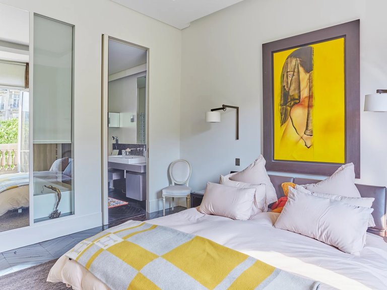Apartment for Sale in 16th (trocadéro - Etoile - Passy), Golden Triangle - Trocadéro (8th - 16th) 9