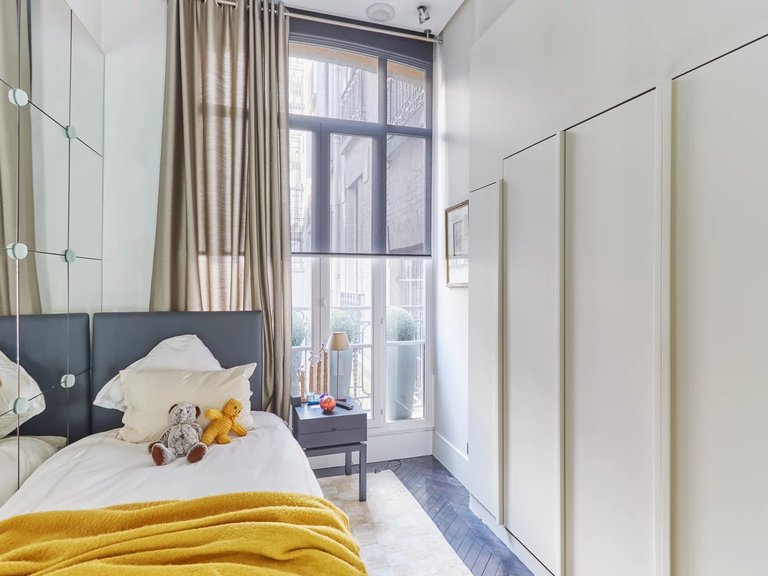 Apartment for Sale in 16th (trocadéro - Etoile - Passy), Golden Triangle - Trocadéro (8th - 16th) 10