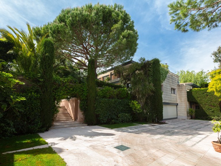Villa for Sale in Cap D Antibes, Antibes Area 7