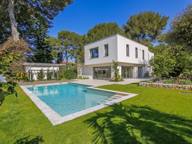 Villa for Sale in Antibes, Antibes Area 1