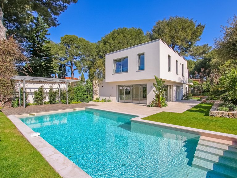 Villa for Sale in Antibes, Antibes Area 3