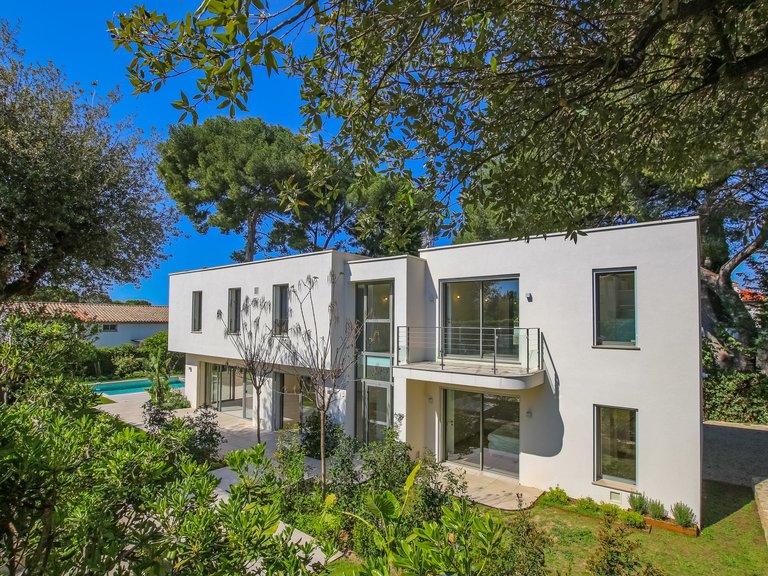 Villa for Sale in Antibes, Antibes Area 5