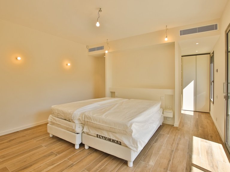 Villa for Sale in Antibes, Antibes Area 9