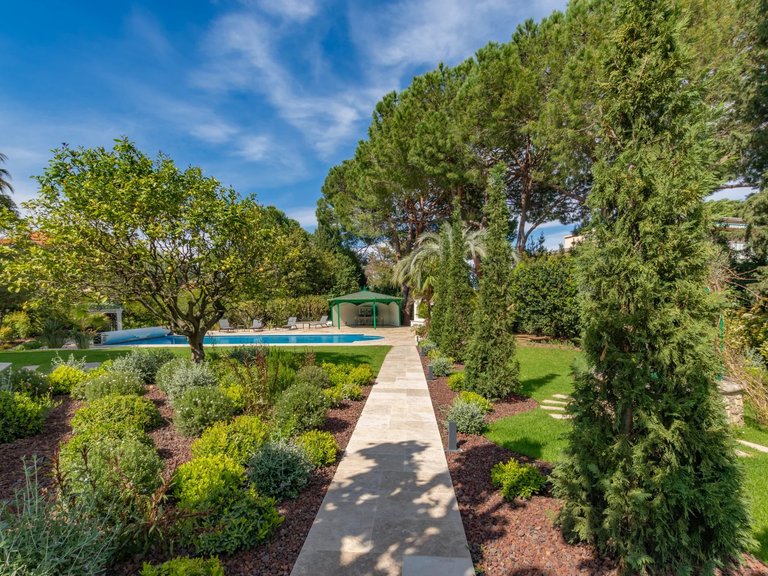 Villa for Sale in Cap D Antibes, Antibes Area 3