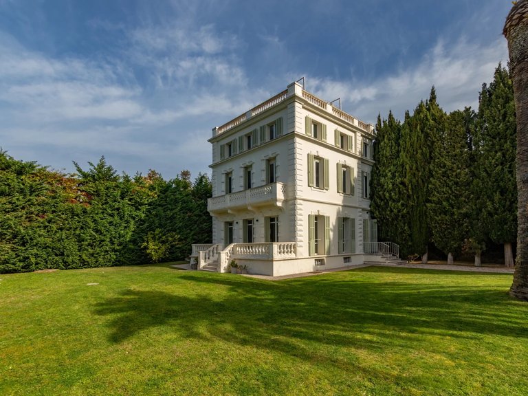 Villa for Sale in Cap D Antibes, Antibes Area 1