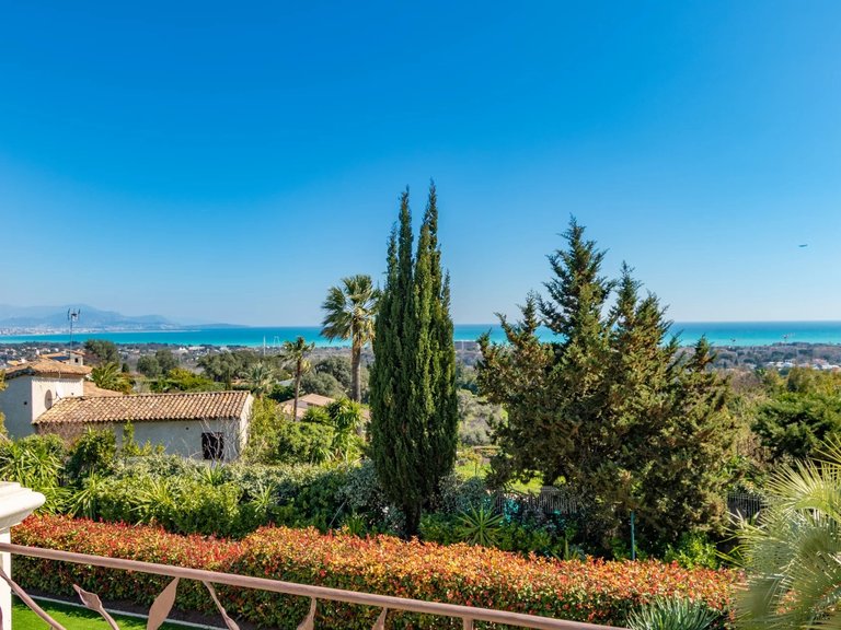 Villa for Sale in Antibes, Antibes Area 1