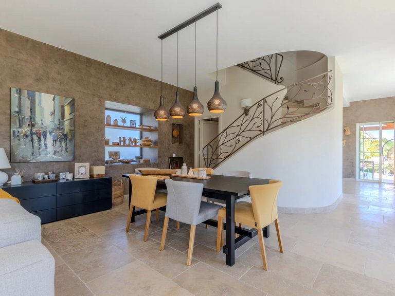 Villa for Sale in Antibes, Antibes Area 12