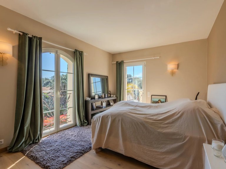 Villa for Sale in Antibes, Antibes Area 19