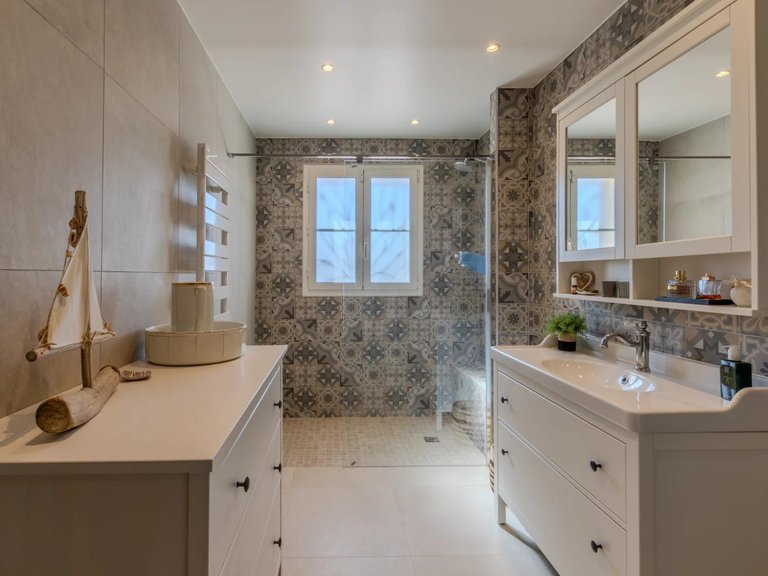 Villa for Sale in Antibes, Antibes Area 20