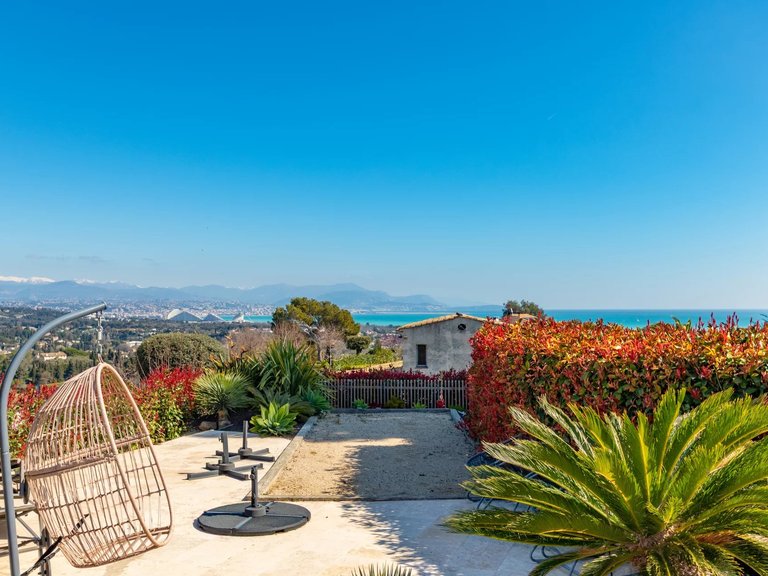 Villa for Sale in Antibes, Antibes Area 4