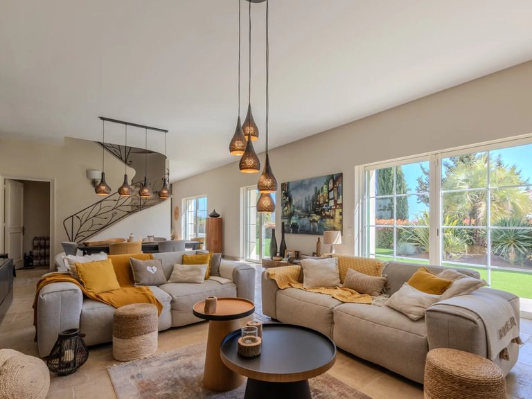 Villa for Sale in Antibes, Antibes Area 10