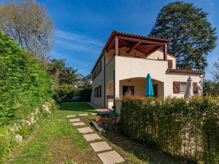 Villa for Sale in Antibes, Antibes Area 1