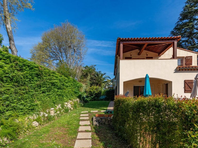 Villa for Sale in Antibes, Antibes Area 3