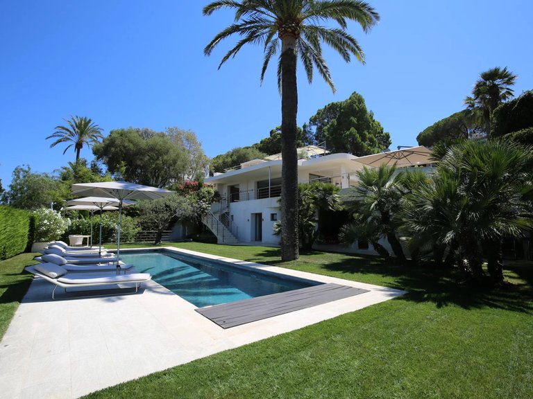 Villa for Sale in Cap D Antibes, Antibes Area 3