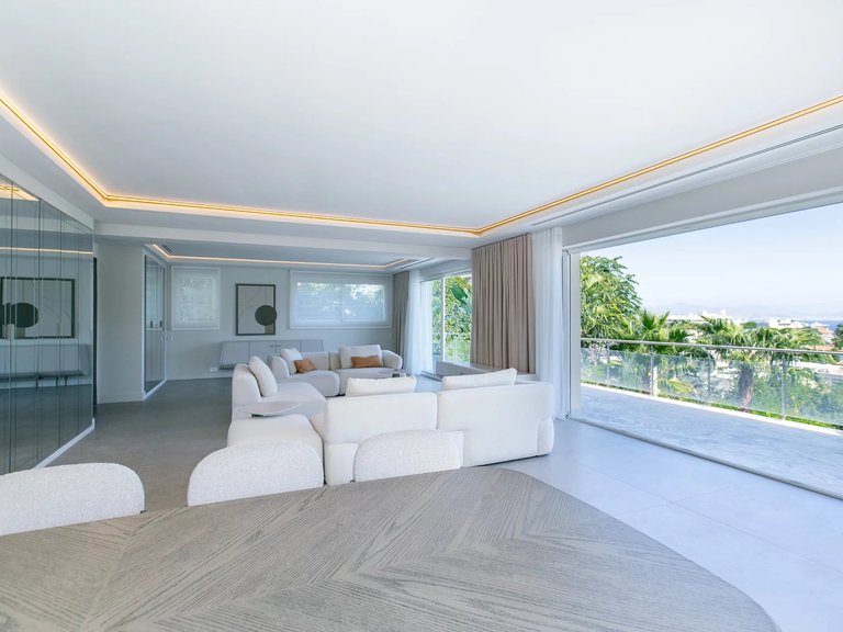 Villa for Sale in Cap D Antibes, Antibes Area 11