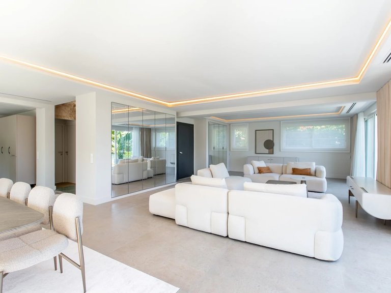 Villa for Sale in Cap D Antibes, Antibes Area 12